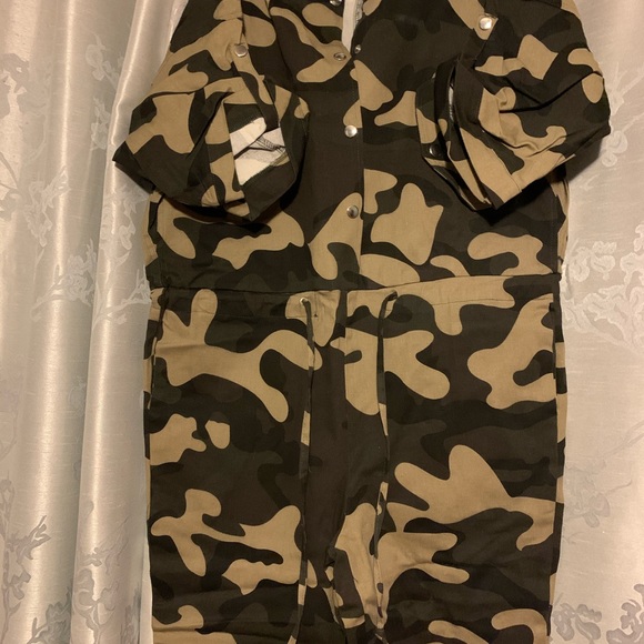 Jumpsuit - Picture 2 of 5